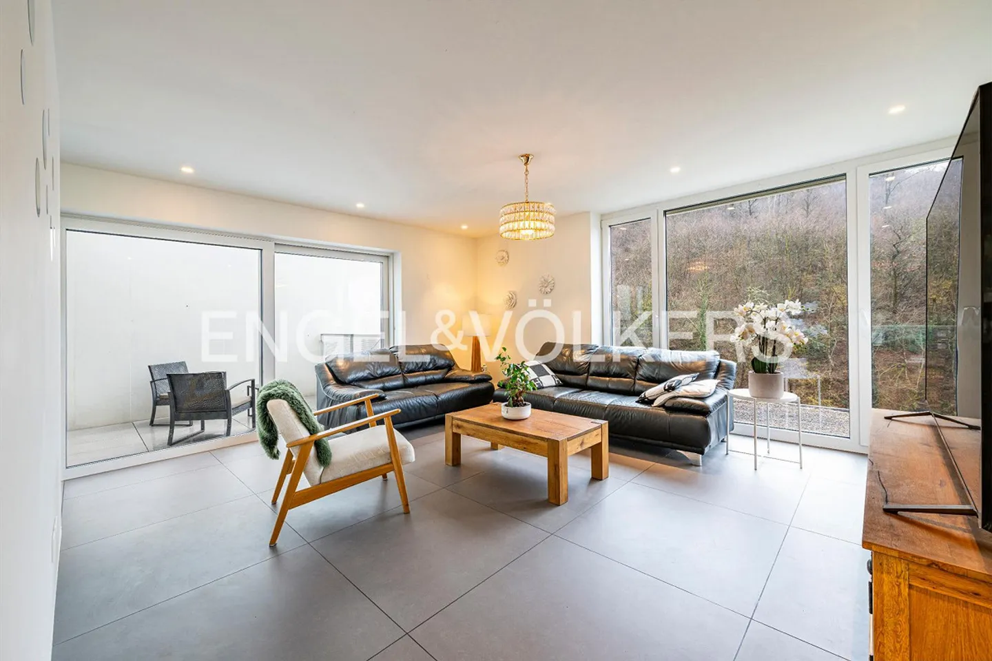 Casa a schiera luminosa, ideale per le famiglie - Foto 2 di 13