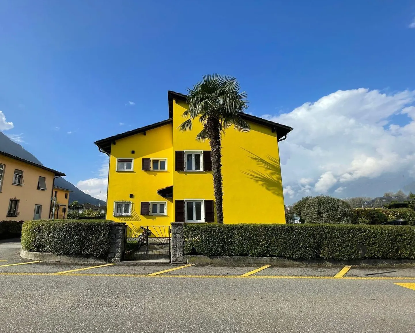 Charmantes Zweifamilienhaus in Quartino - ein ruhiges Zuhause für Familien und Naturfreunde - Foto 3 von 11