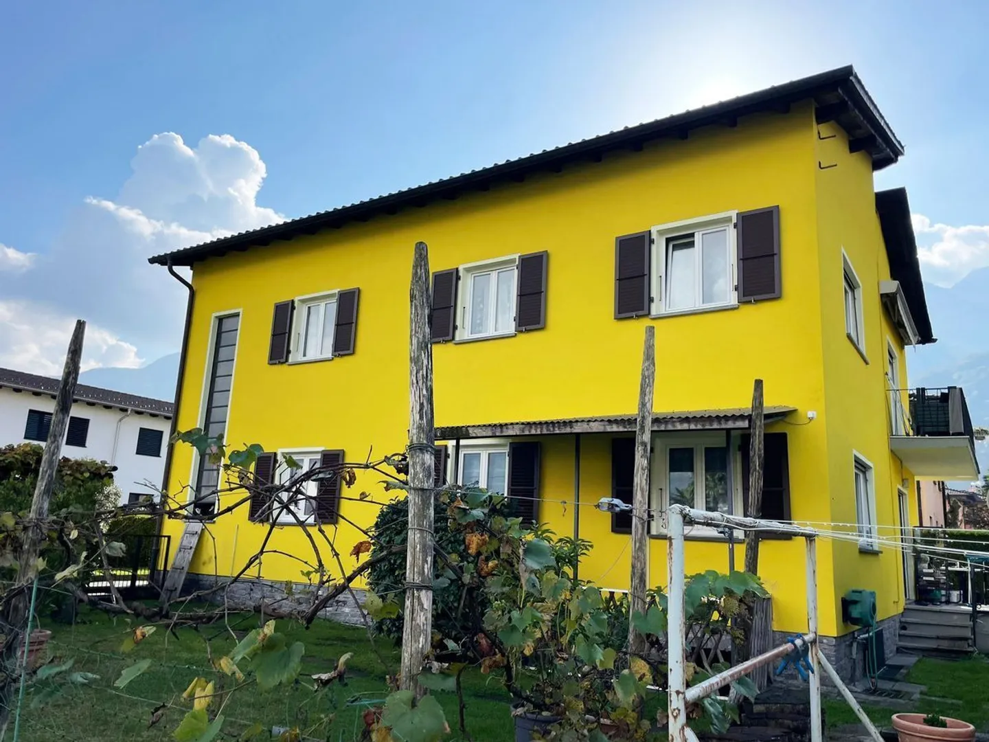 Charmantes Zweifamilienhaus in Quartino - ein ruhiges Zuhause für Familien und Naturfreunde - Foto 4 von 11