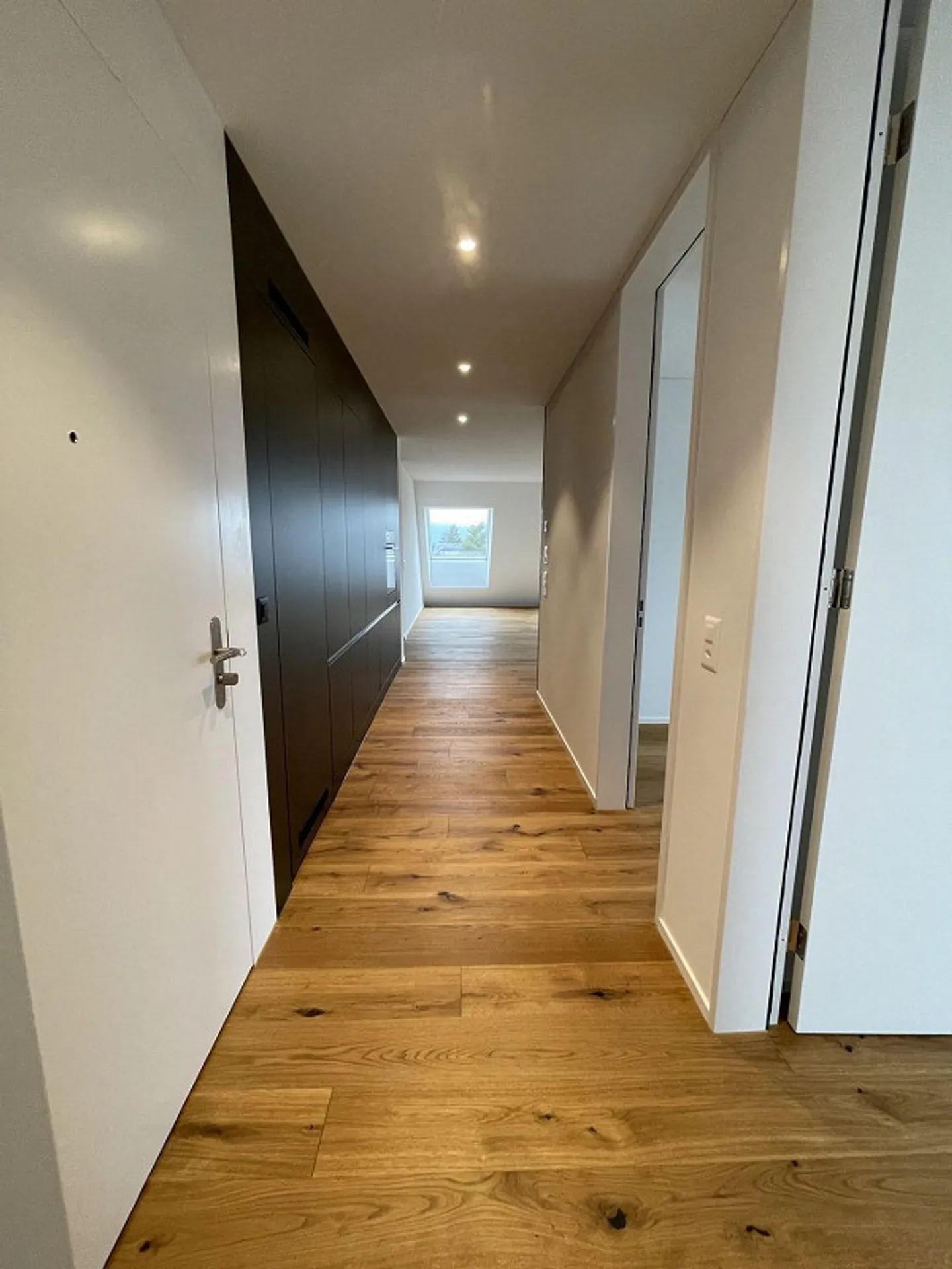 Intérieur moderne avec confort de vie - Photo 4 sur 5