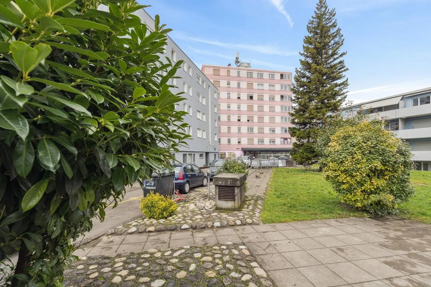 Newly renovated 2.5-room apartment on the ground floor with modern standard - Photo 10 of 10