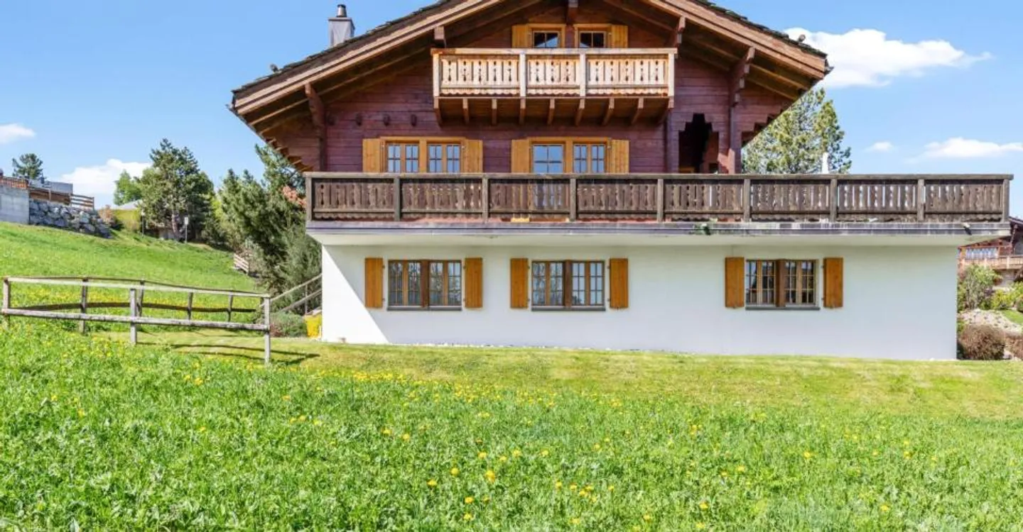 Charming Chalet Retreat - Photo 6 of 7