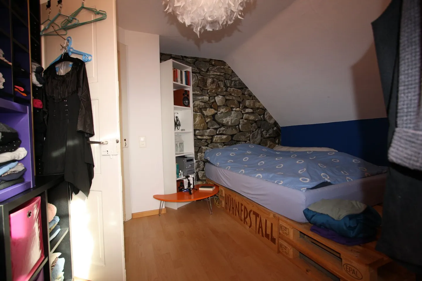 Charming 3-room attic apartment with balcony in Gümligen - Photo 7 of 19