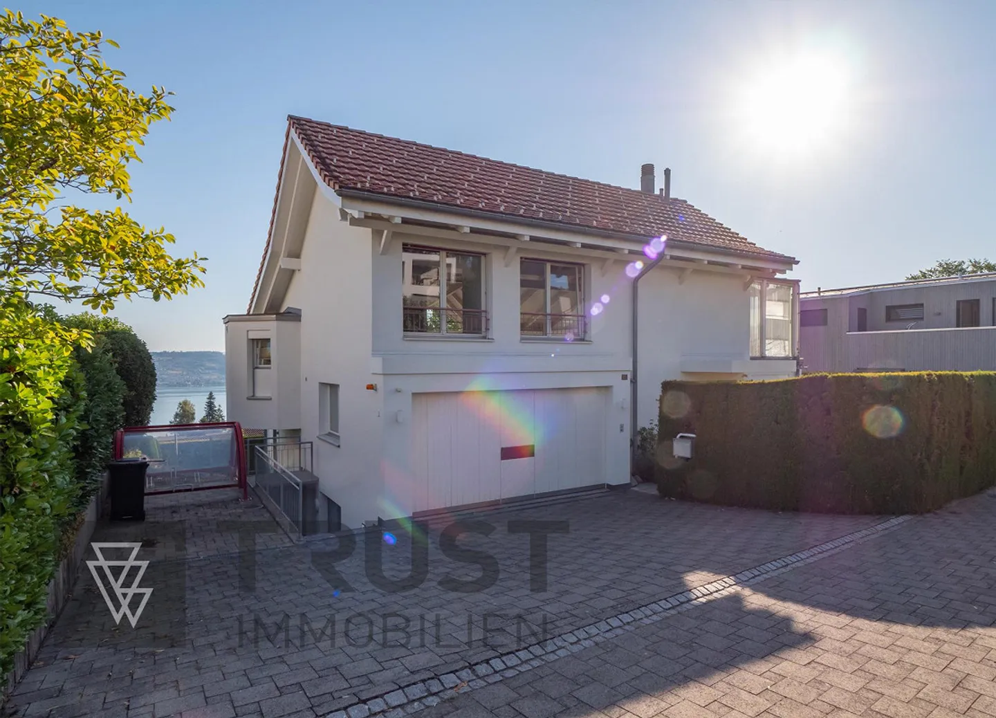 Wohnen über dem Zürichsee – mit Weitsicht und viel Raum. - Foto 2 di 11