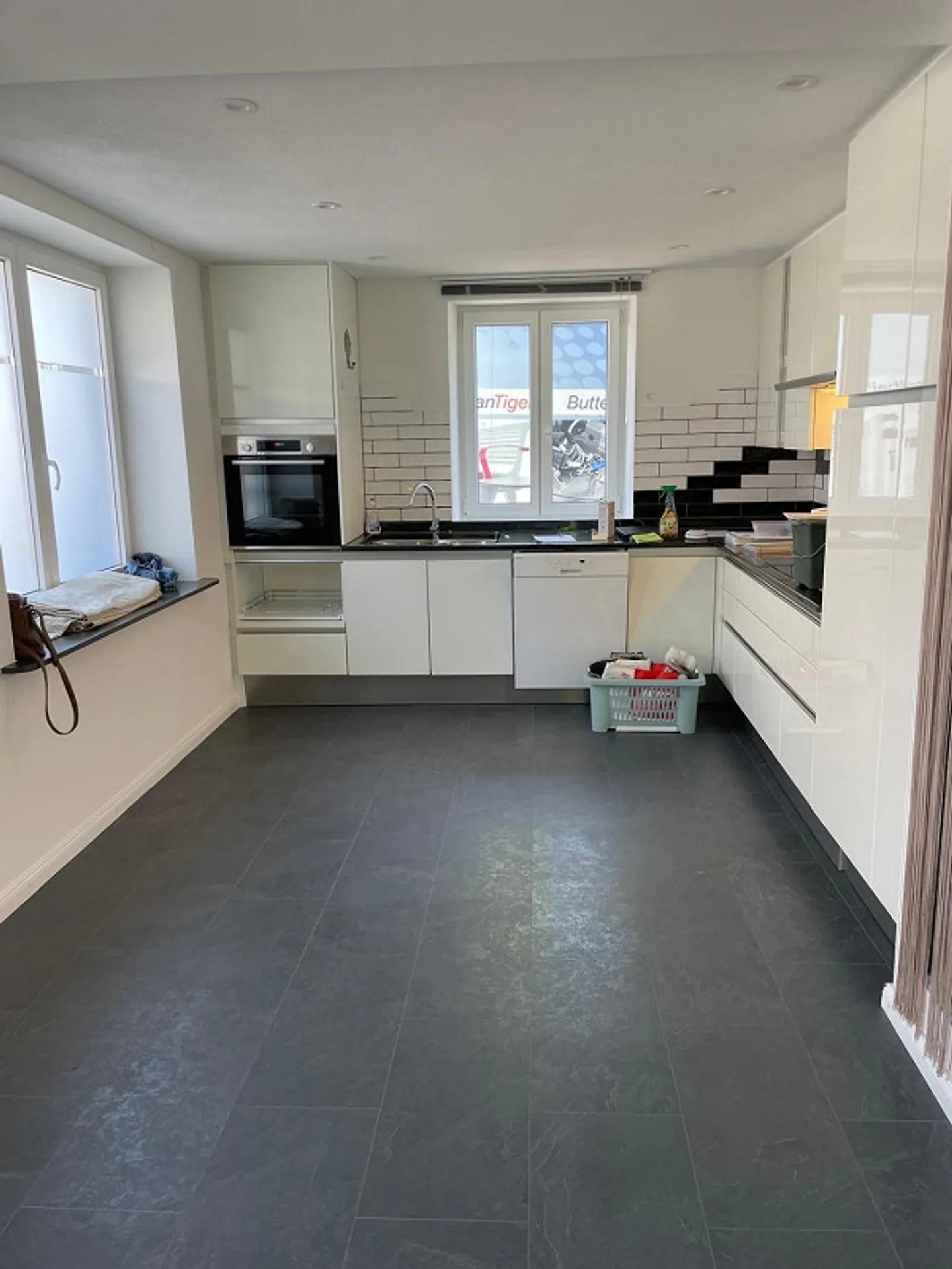 Cercasi subentrante: spazioso appartamento di 3,5 locali a Mettmenstetten - Foto 2 di 8