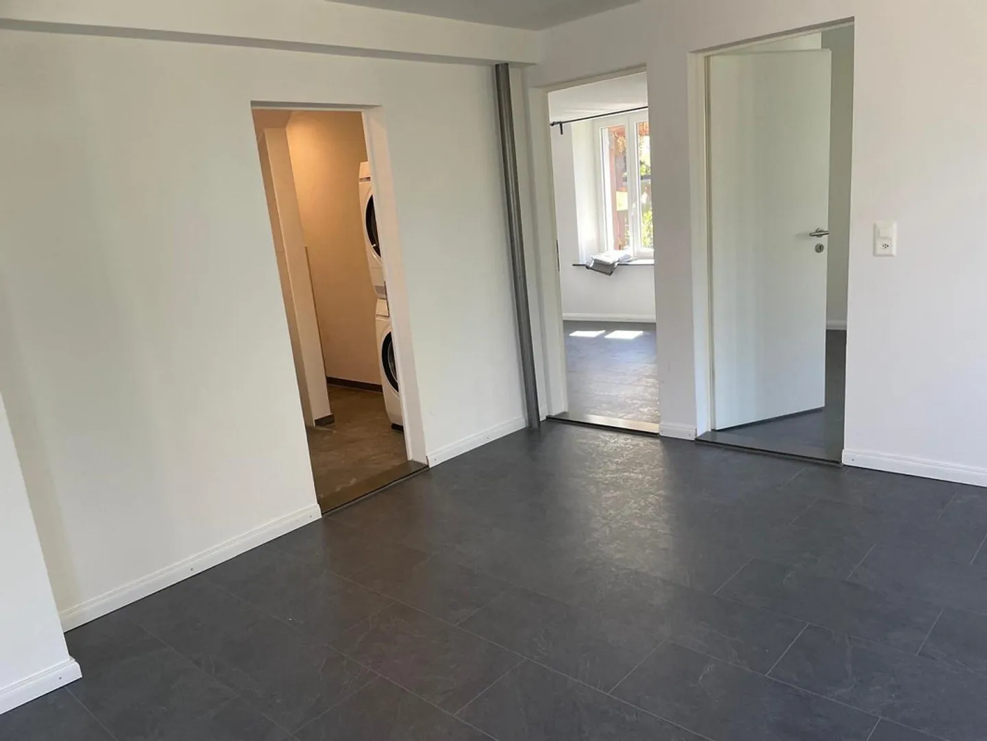 Cercasi subentrante: spazioso appartamento di 3,5 locali a Mettmenstetten - Foto 3 di 8