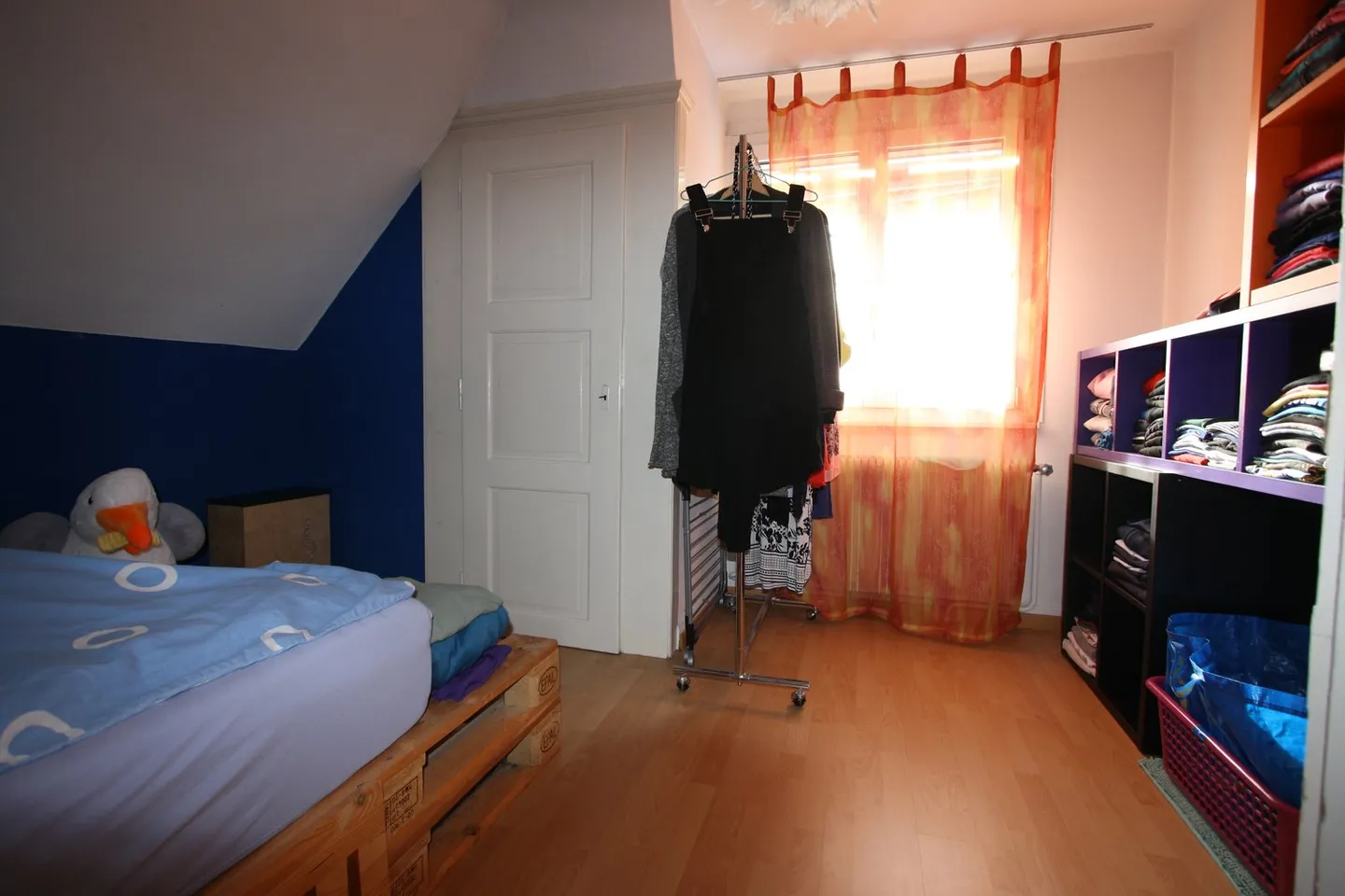 Charming 3-room attic apartment with balcony in Gümligen - Photo 8 of 19