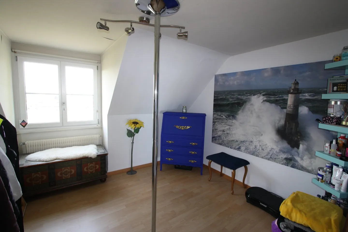 Charming 3-room attic apartment with balcony in Gümligen - Photo 12 of 19