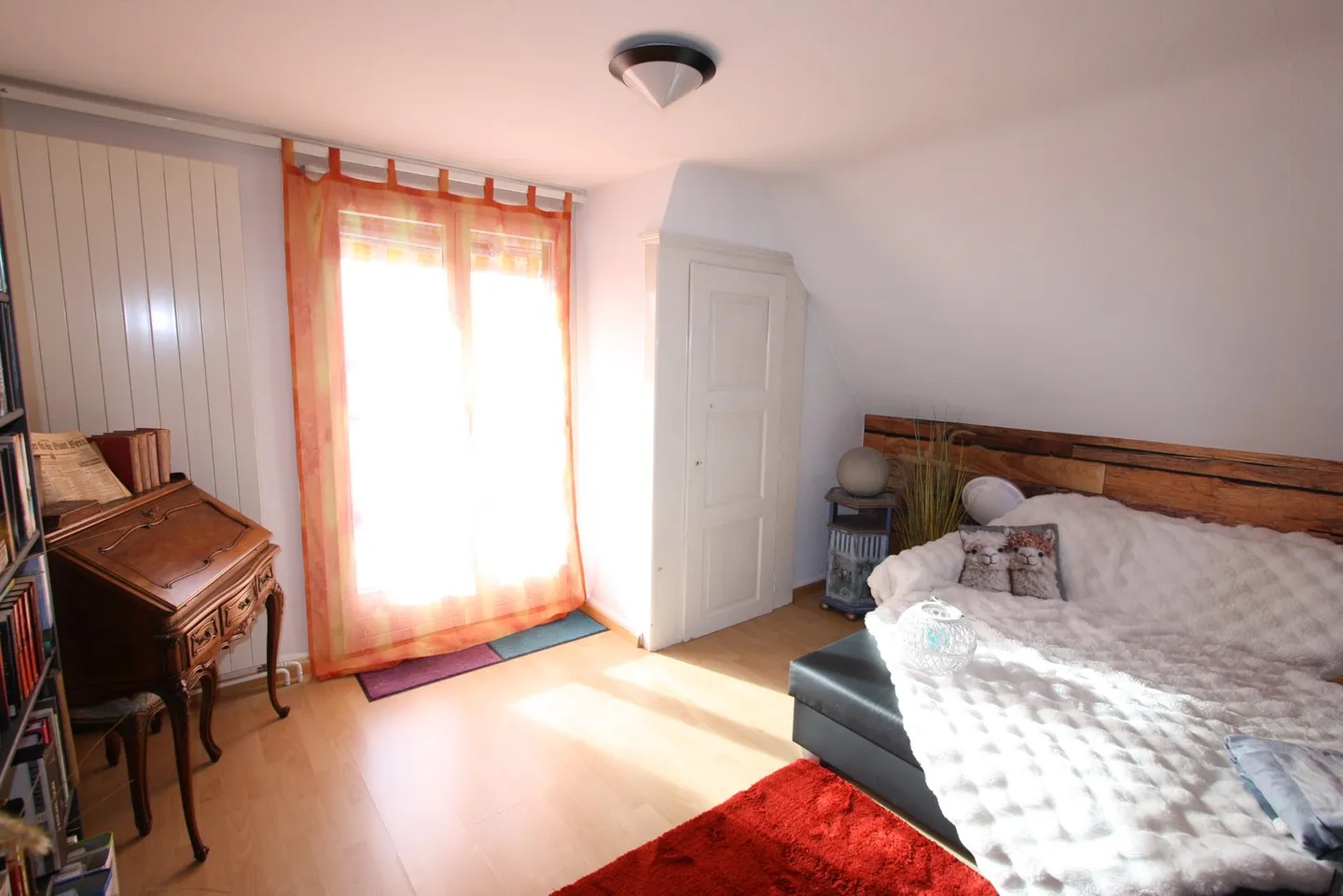 Charming 3-room attic apartment with balcony in Gümligen - Photo 13 of 19