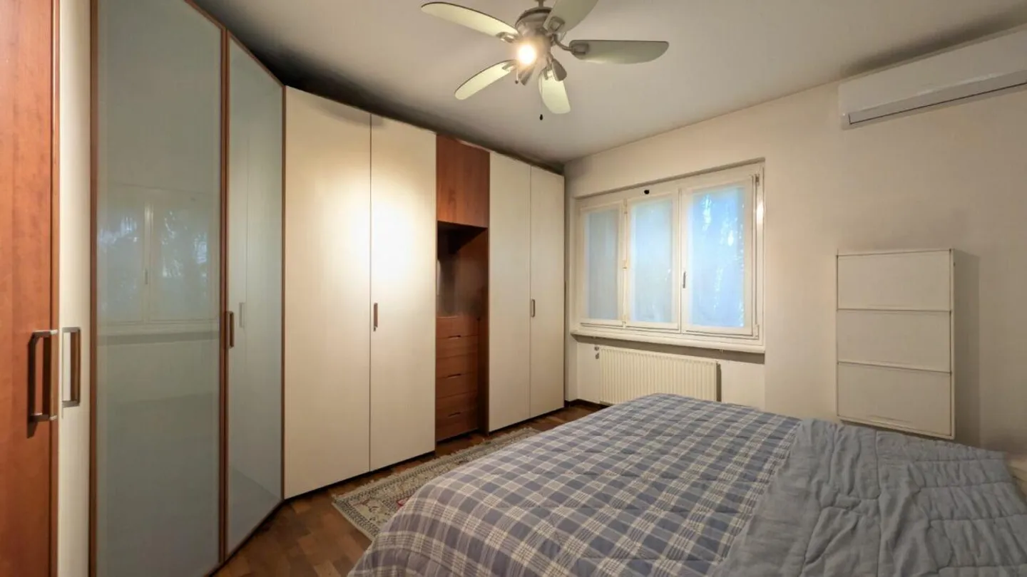 Maison bifamiliale avec jardin de 800 m² - Photo 5 sur 15