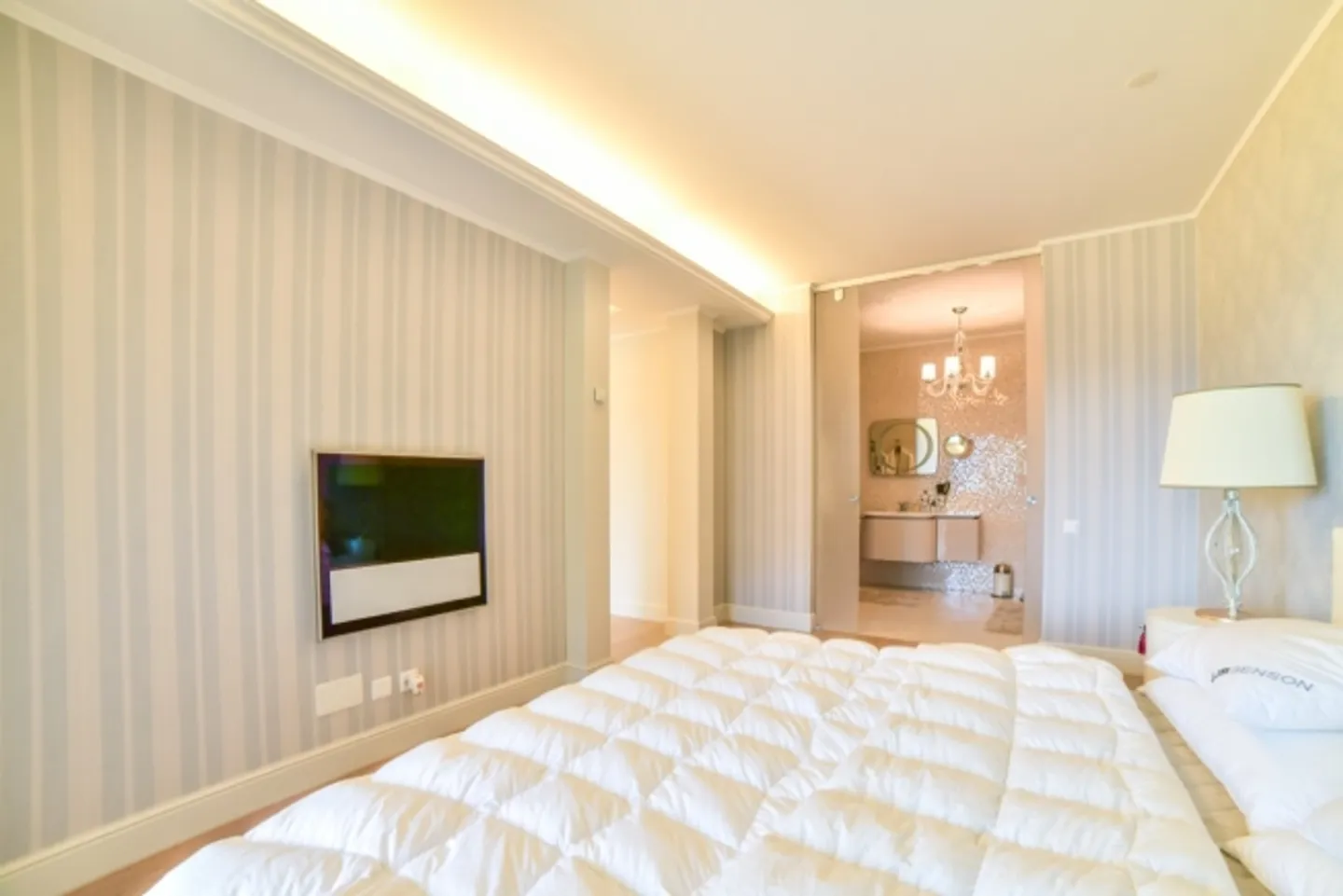 Elegant duplex with garden and breathtaking view of Lake Lugano - Photo 15 of 20