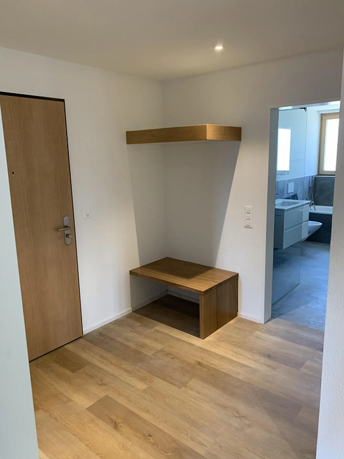 Appartamento 3.5 con alto standard di sviluppo (stanza hobby 80m2) - Foto 5 di 16