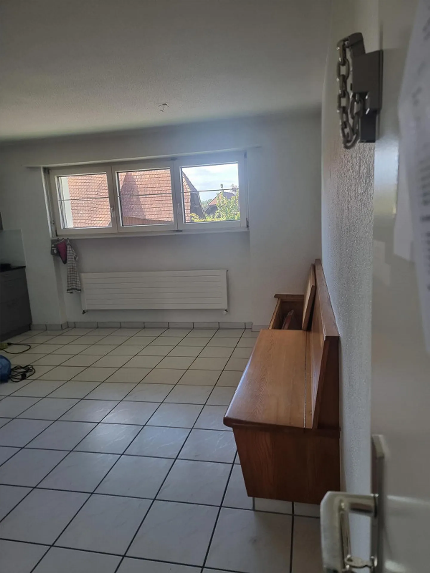 Charmante appartement 3.5 pièces dans un endroit calme à Radelfingen - Photo 4 sur 8