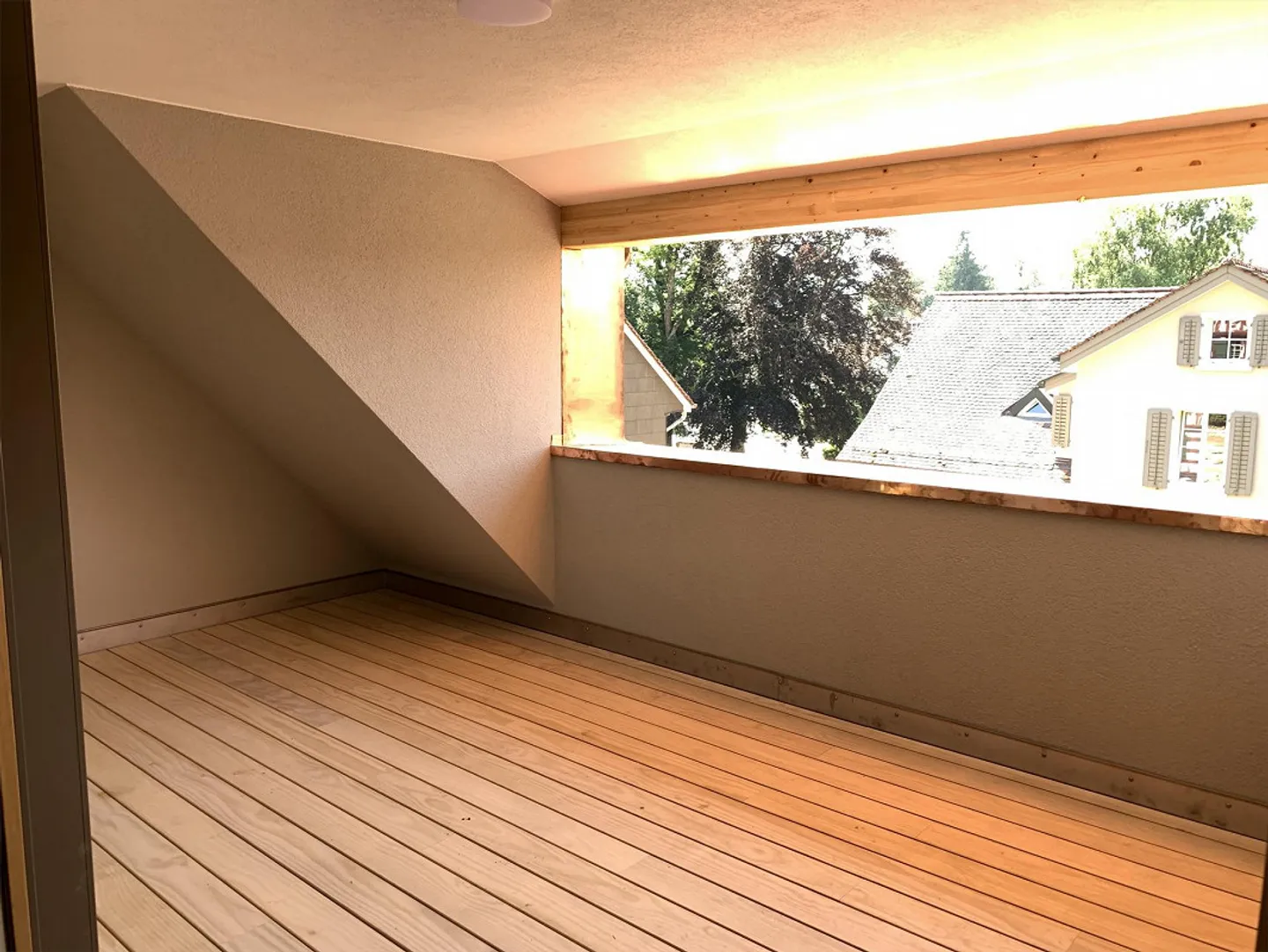 Appartamento 3.5 con alto standard di sviluppo (stanza hobby 80m2) - Foto 13 di 16