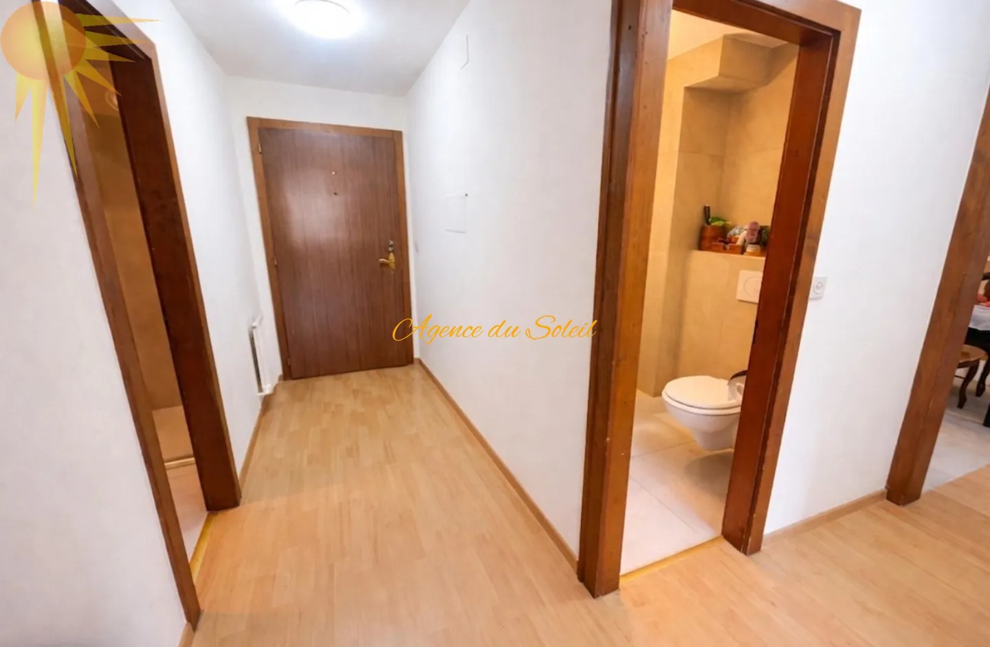 Idéal pour un pied à terre ou pour un investissement , cet appartement rénové en - Photo 7 of 13