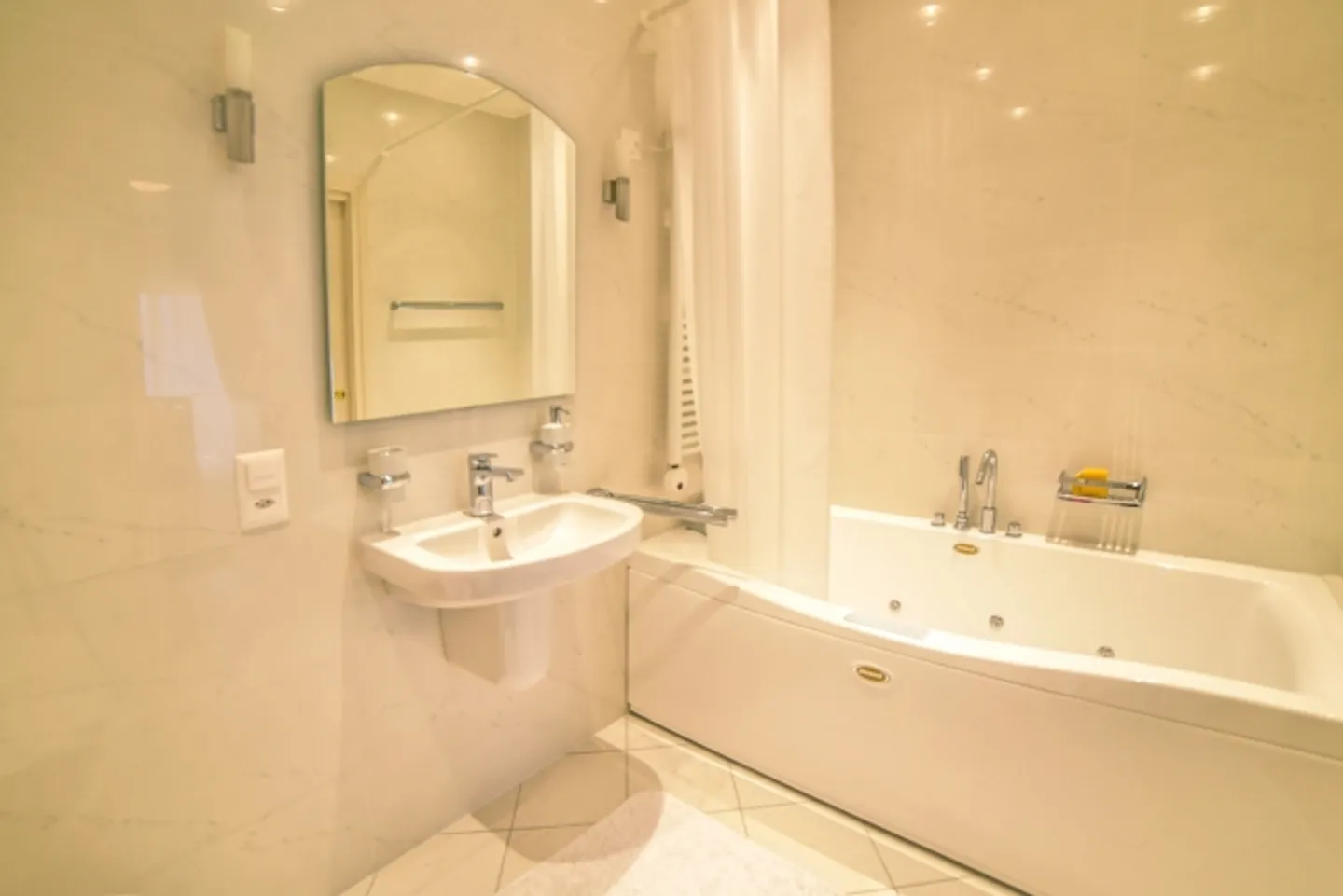 Elegant duplex with garden and breathtaking view of Lake Lugano - Photo 20 of 20