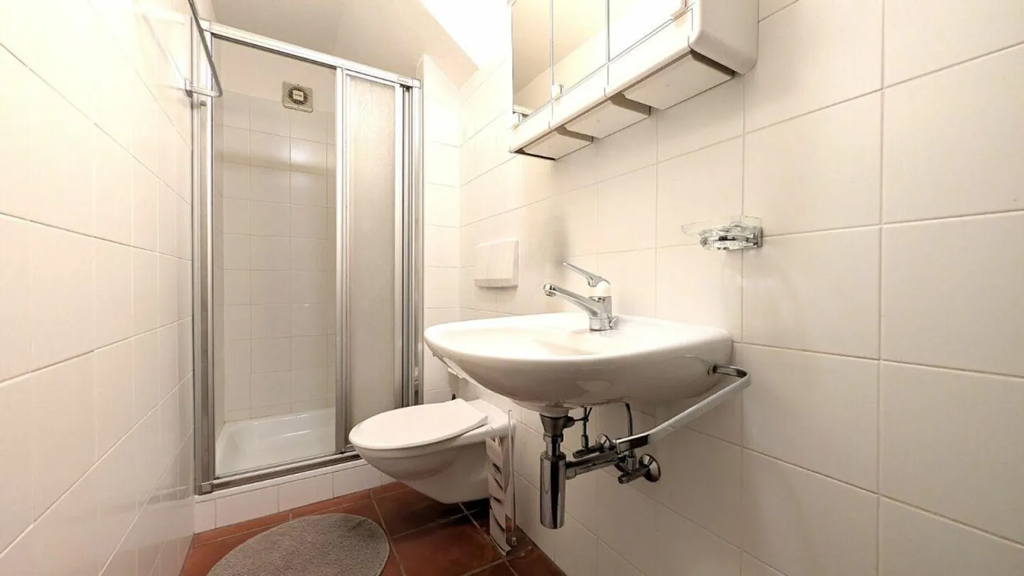 Maison bifamiliale avec jardin de 800 m² - Photo 12 sur 15