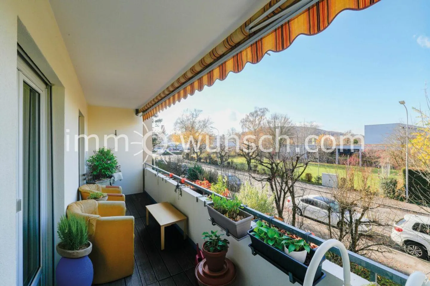 Charmante propriété de 4 ½ pièces avec balcon et place de parking en sous-sol - Photo 2 sur 11