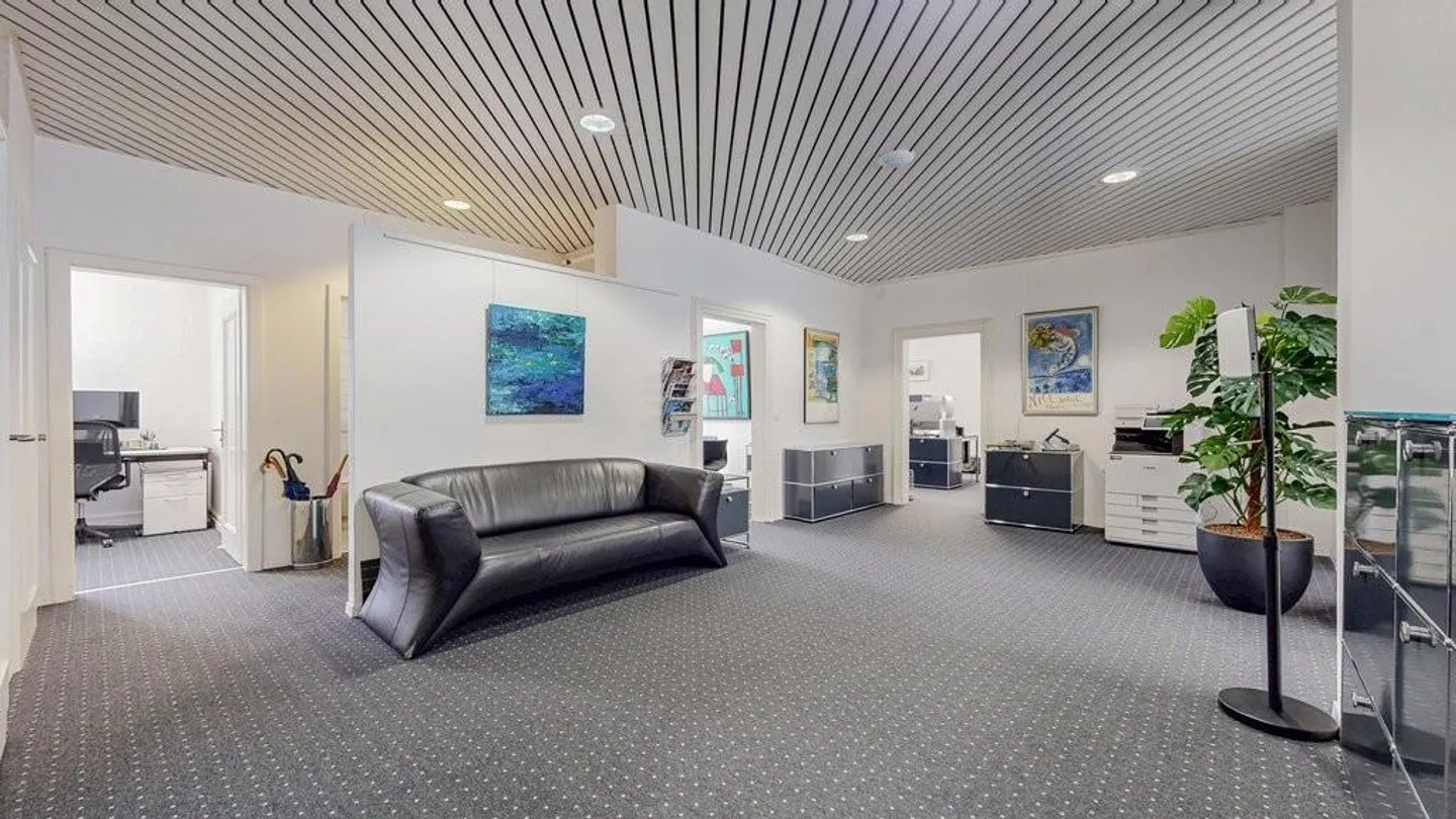 Office spaces promising success! - Photo 2 of 9