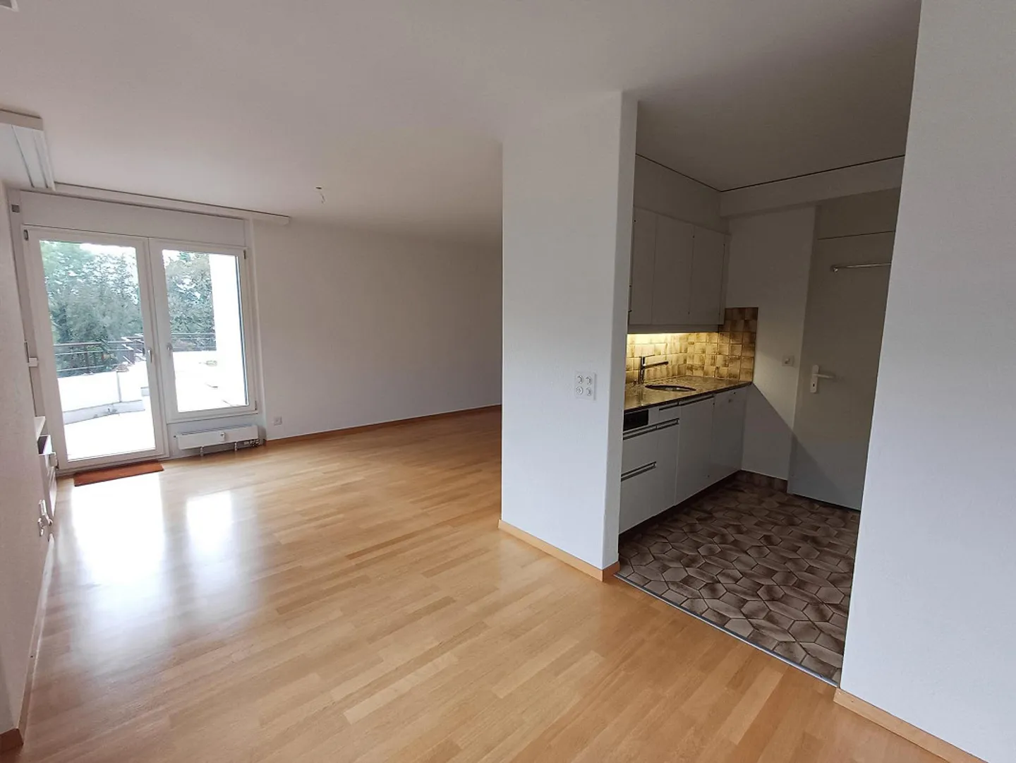 Penthouse apartment with a view in the Brunnadern district - Photo 3 of 11