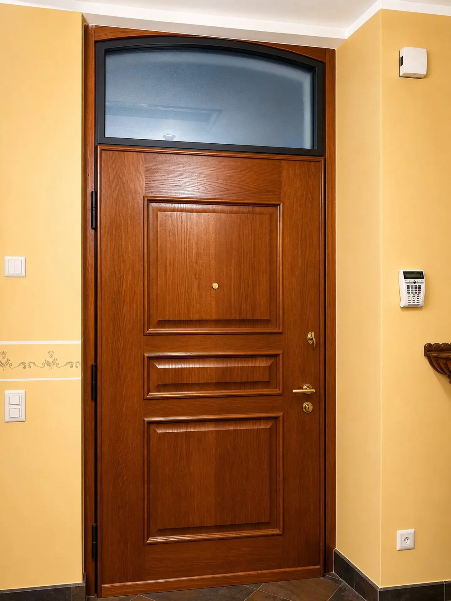 Elegante Villa mit Pool in Balerna - Foto 4 von 8