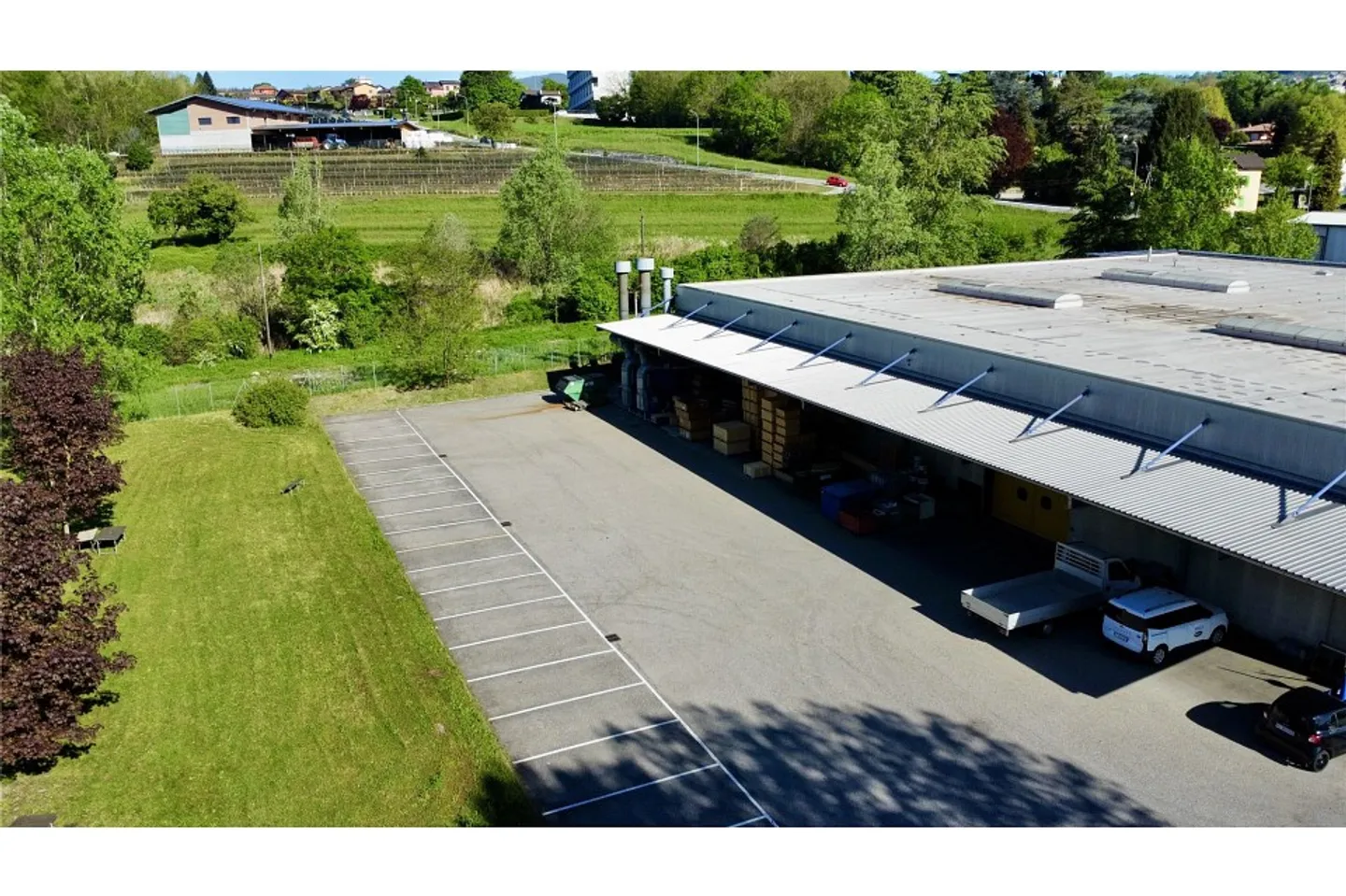 Industrial building with expansion potential - Photo 5 of 13