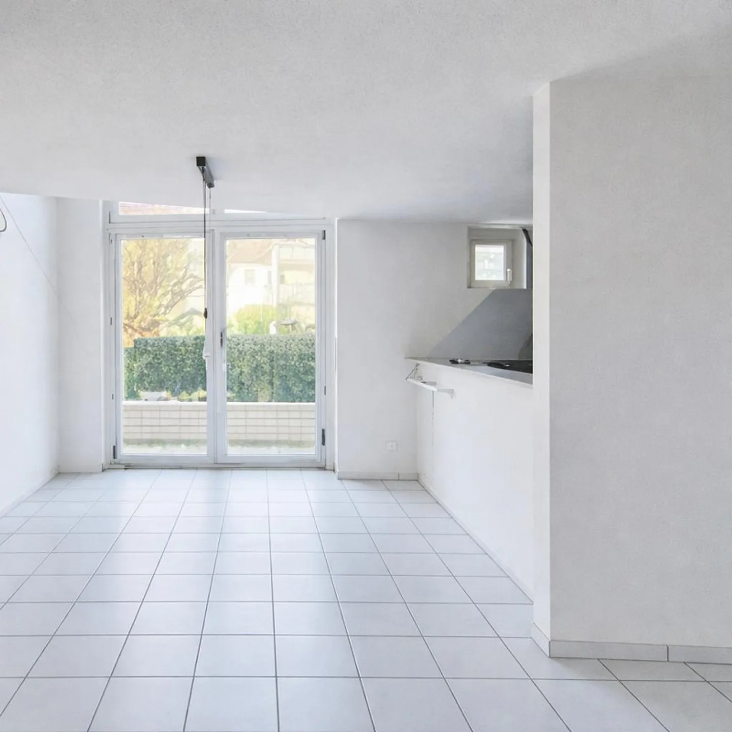 Maison de ville d'angle, 5.5 pièces et salle de loisirs avec grand jardin et place de parking incluse - Photo 6 sur 23