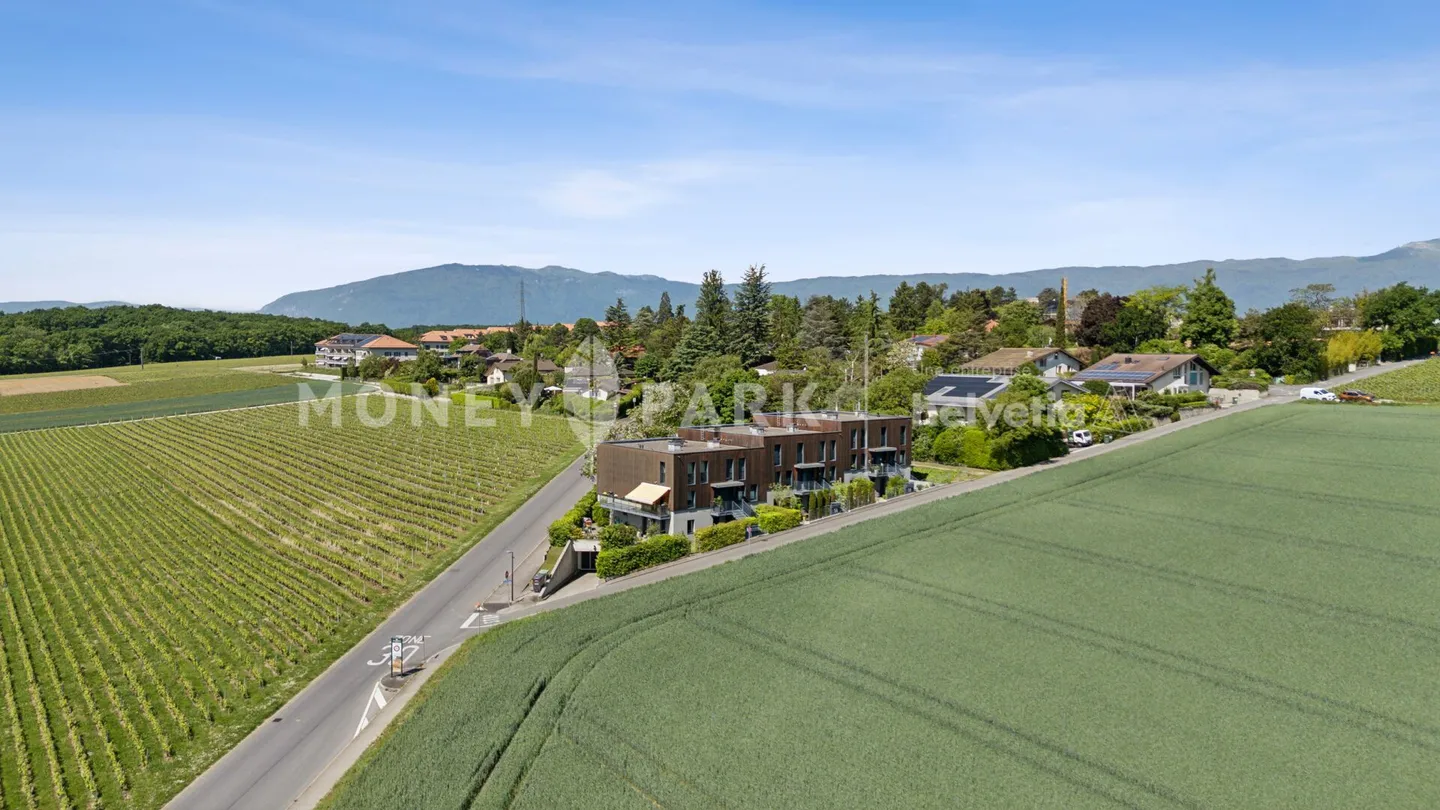 Stunning apartment with large garden in Bernex - Photo 13 of 14