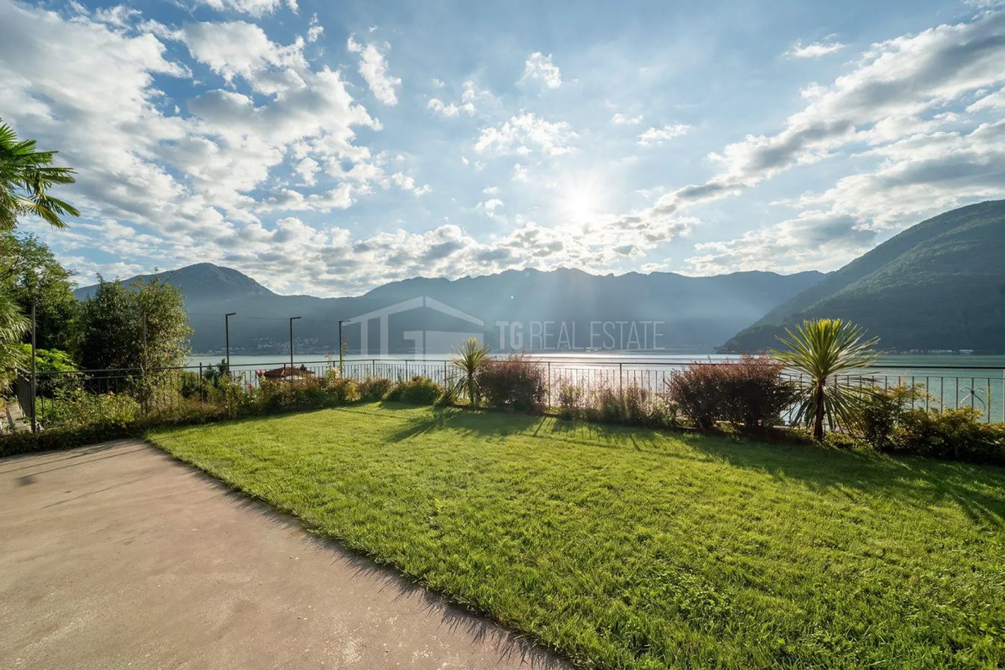 ACCOGLIENTE CASA CON GIARDINO E VISTA LAGO - Foto 1 von 20