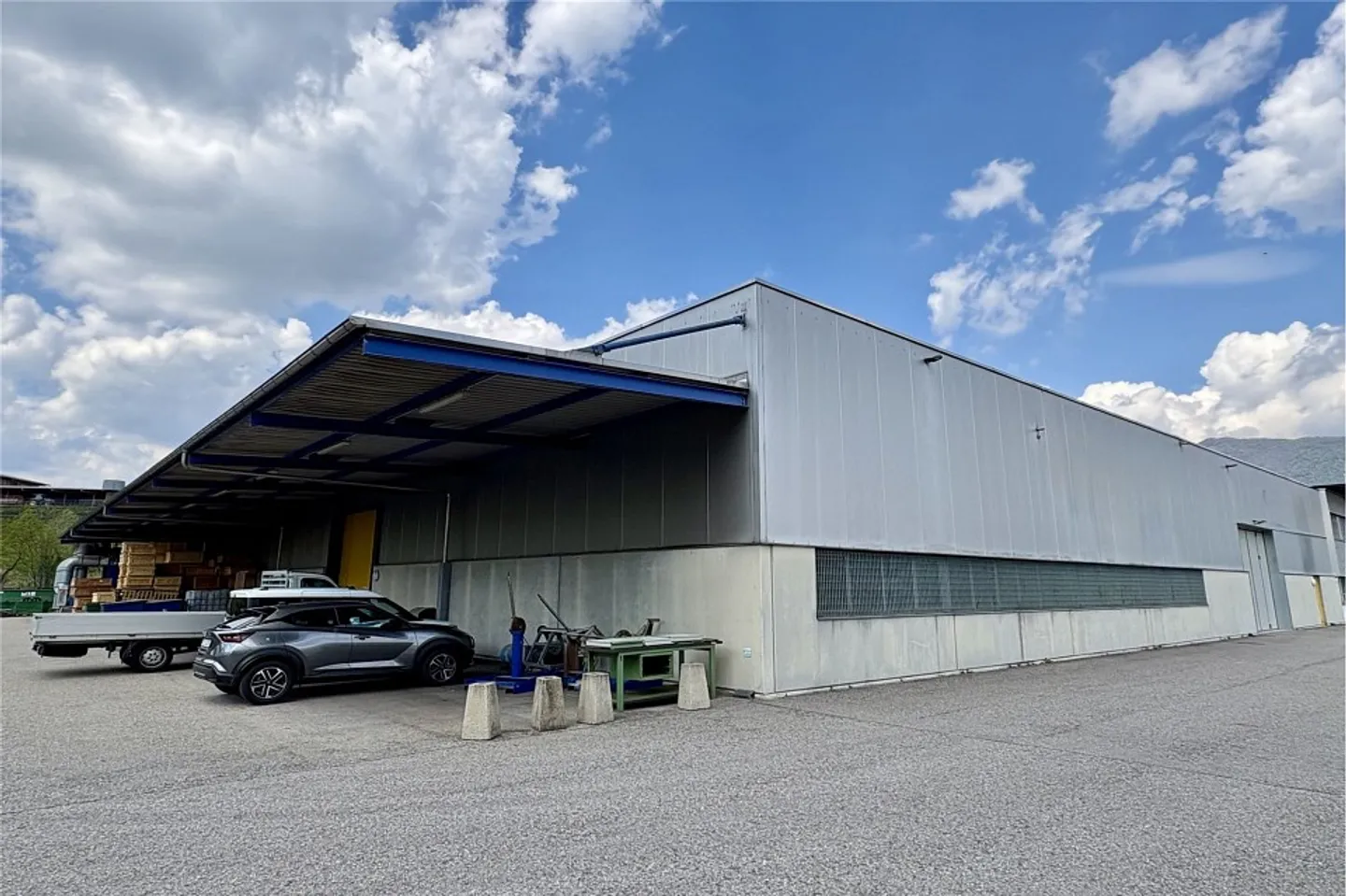 Industrial building with expansion potential - Photo 9 of 13
