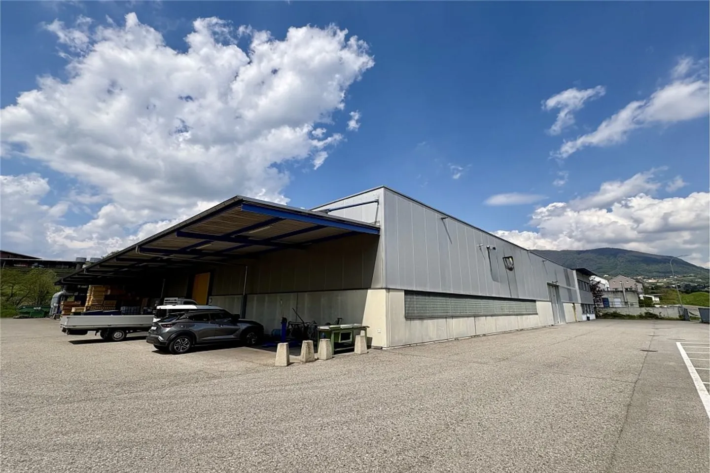 Industrial building with expansion potential - Photo 11 of 13
