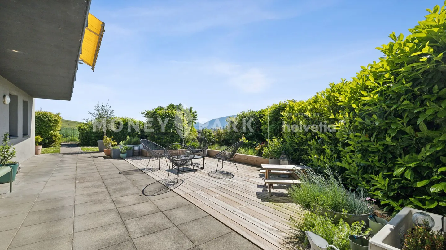 Stunning apartment with large garden in Bernex - Photo 2 of 14