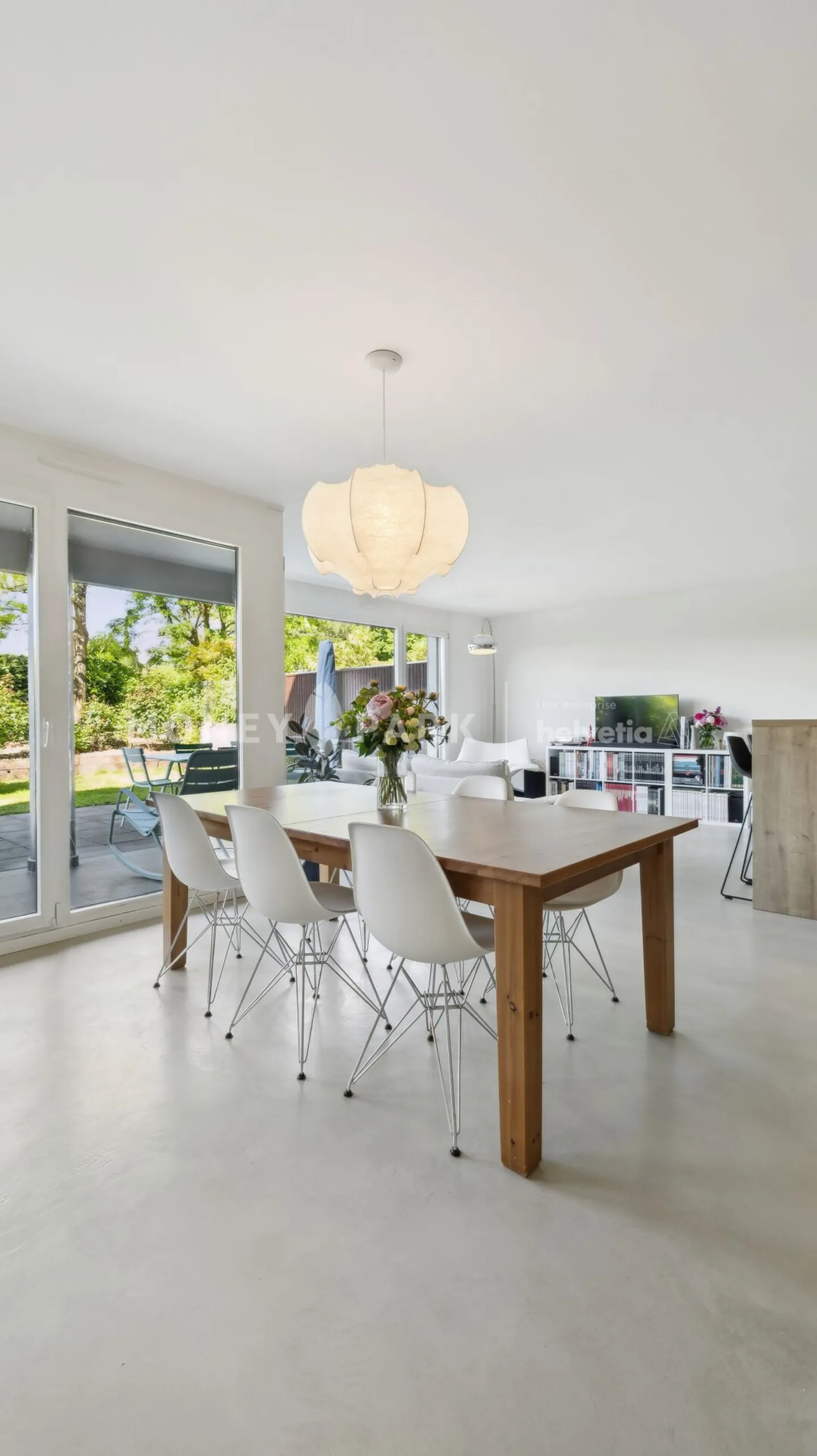 Stunning apartment with large garden in Bernex - Photo 4 of 14