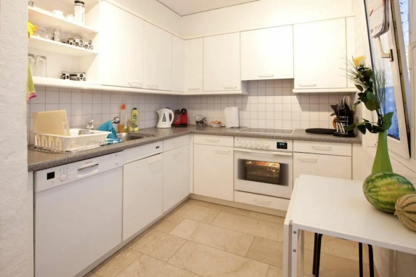 Appartamento luminoso con camino e balcone soleggiato - Foto 4 di 6