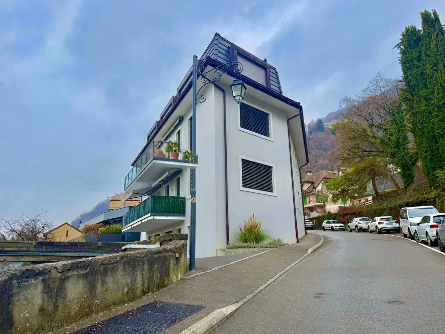 Modern apartment with beautiful view? Sale authorized for foreigners - Photo 2 of 13