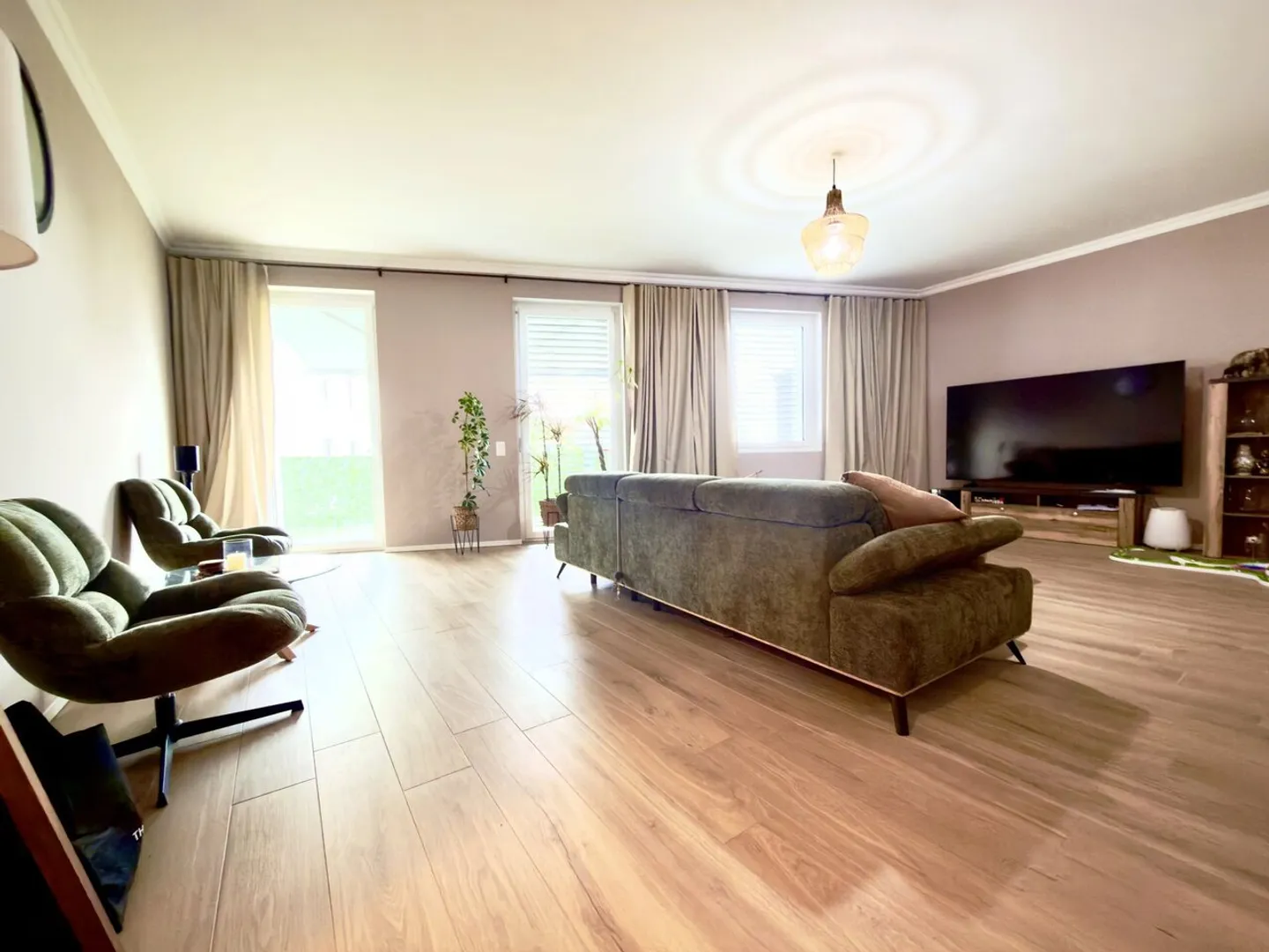 Modern apartment with beautiful view? Sale authorized for foreigners - Photo 4 of 13