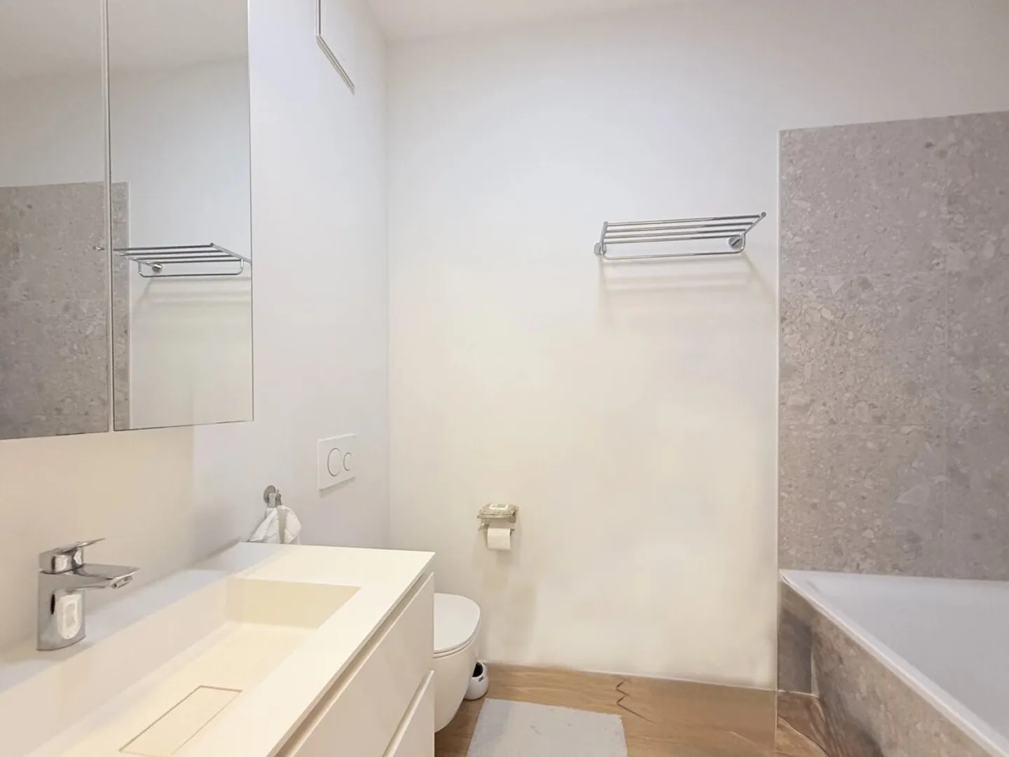Modern apartment with beautiful view? Sale authorized for foreigners - Photo 11 of 13