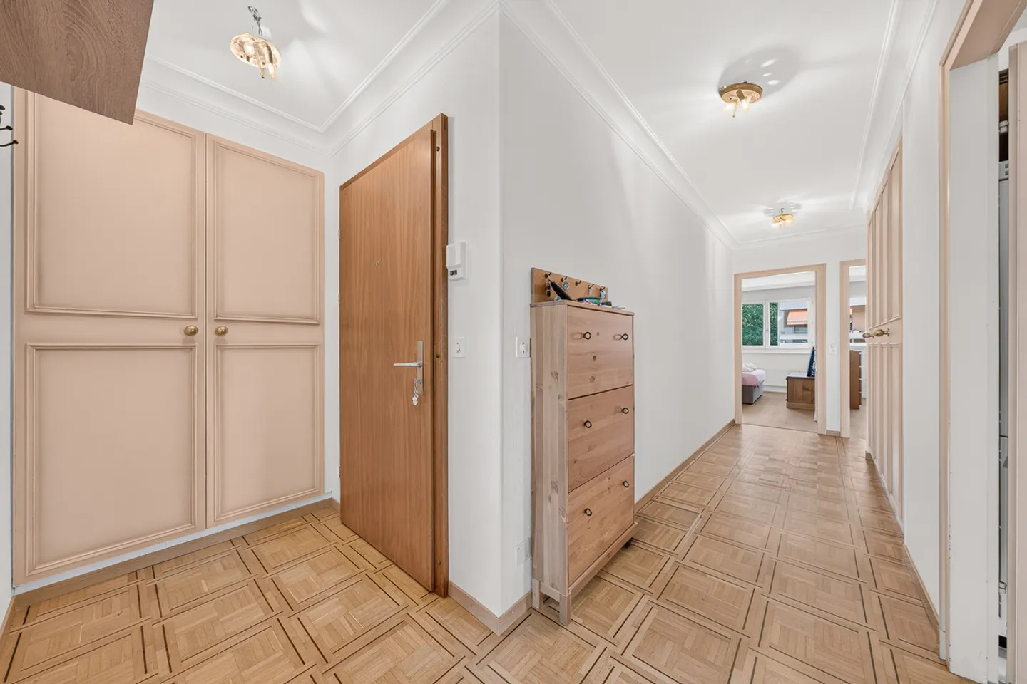Appartement Charmant avec Vue sur le Lac - Photo 7 sur 12