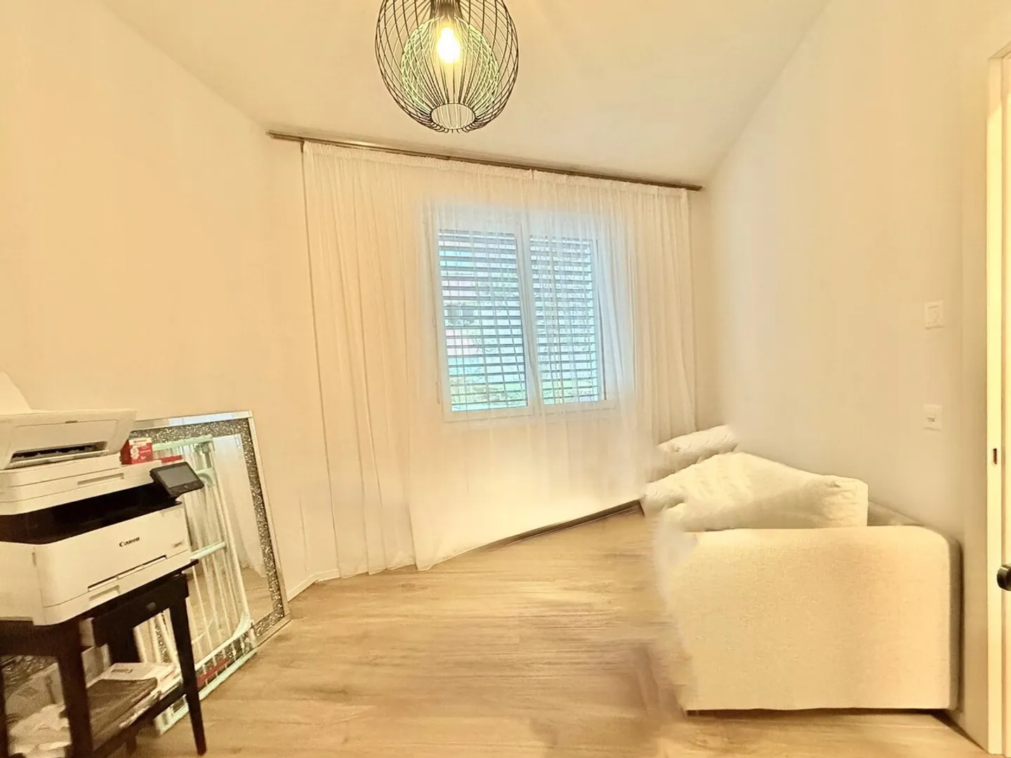 Modern apartment with beautiful view? Sale authorized for foreigners - Photo 12 of 13