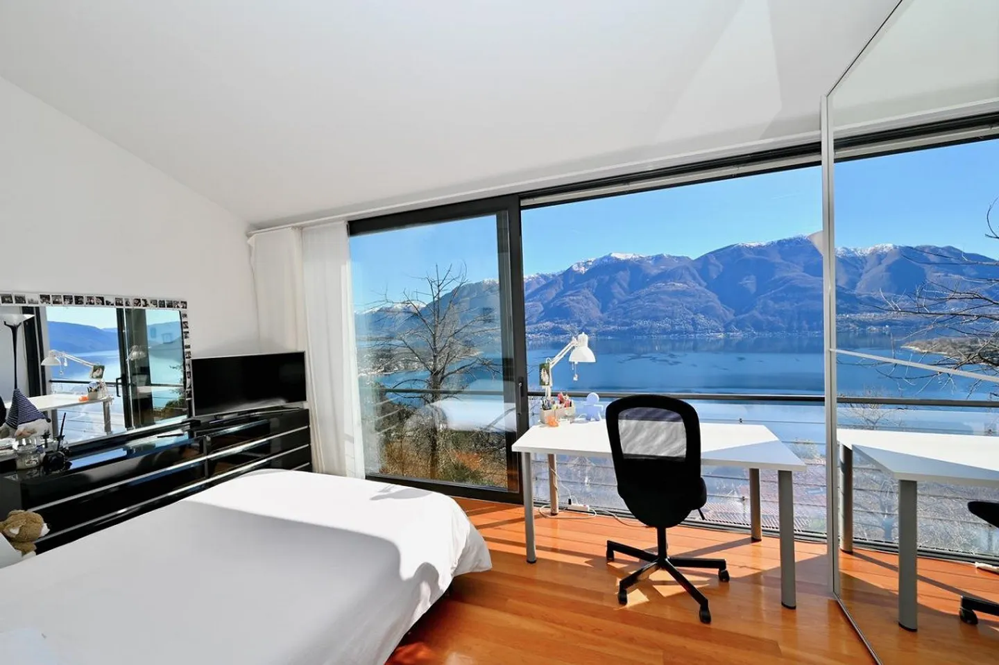 VILLA AVEC VUE SUR LE LAC. STYLE MINIMALISTE. LUXE MAXIMAL - Photo 11 sur 16