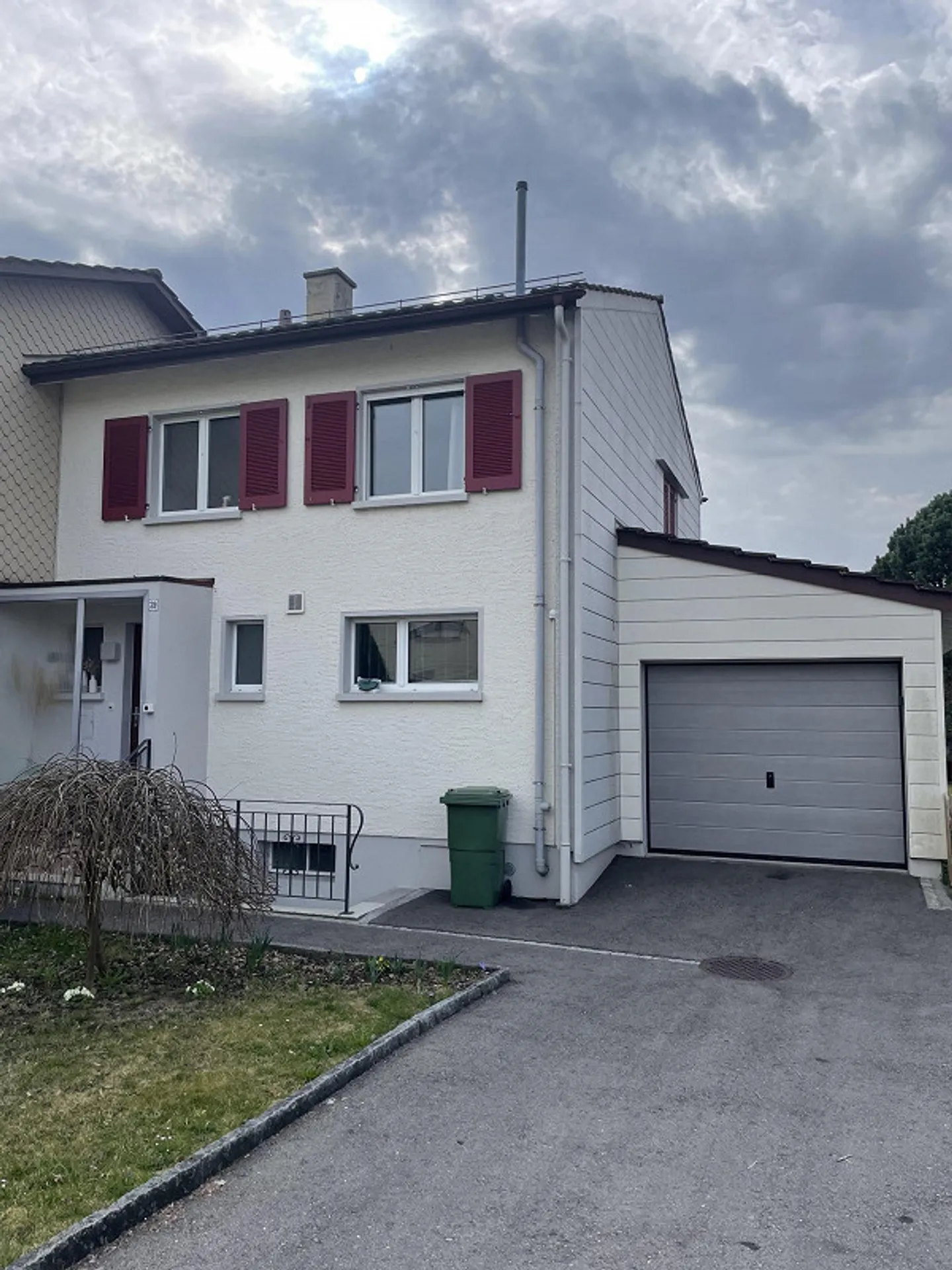 Charming 4.5-room corner townhouse with garden in Wil SG - Photo 2 of 11