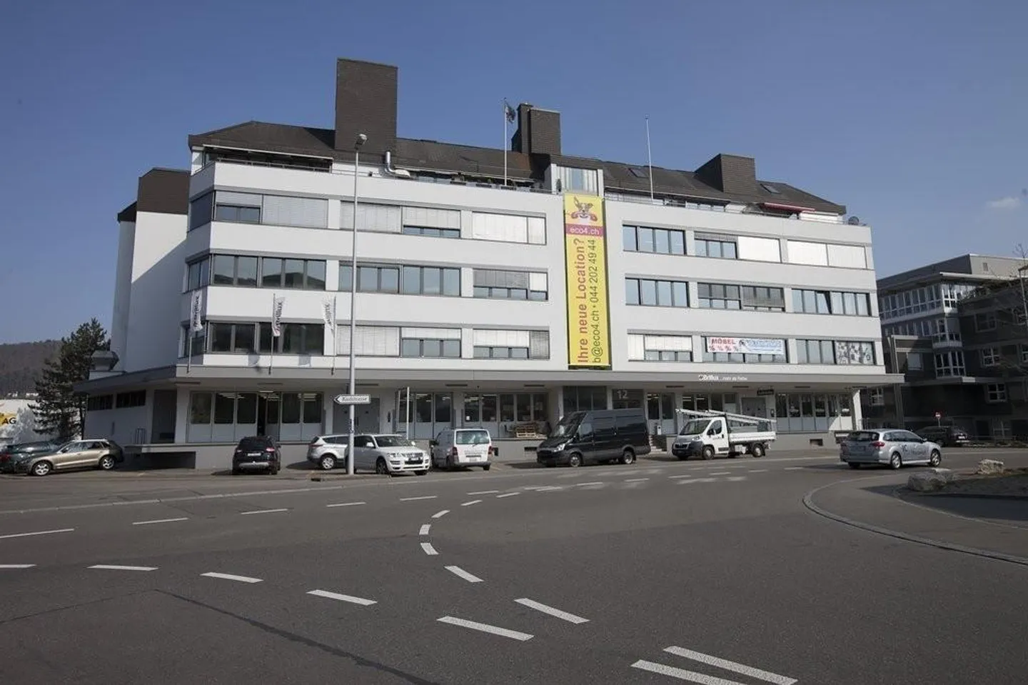 Spazio ufficio in posizione privilegiata - Foto 1 di 5