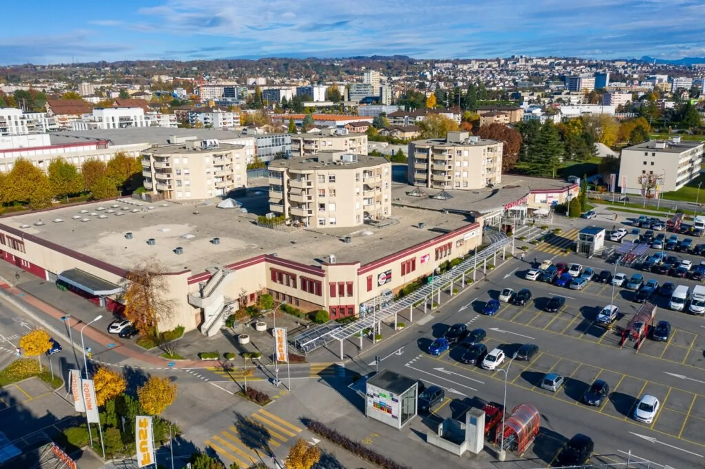 104 m2 Arcade (hair salon) in the Ecublens Shopping Center - Photo 2 of 4