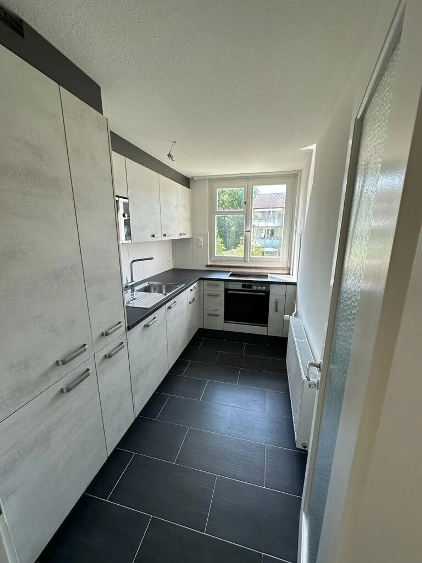 Total renovierte Wohnung mit Garten - Foto 2 von 8