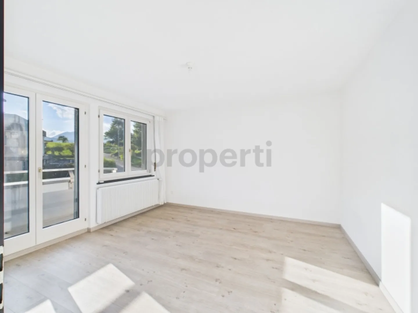 Magnificent 4.5-room apartment with balcony in Moutier, BE - Photo 4 of 11