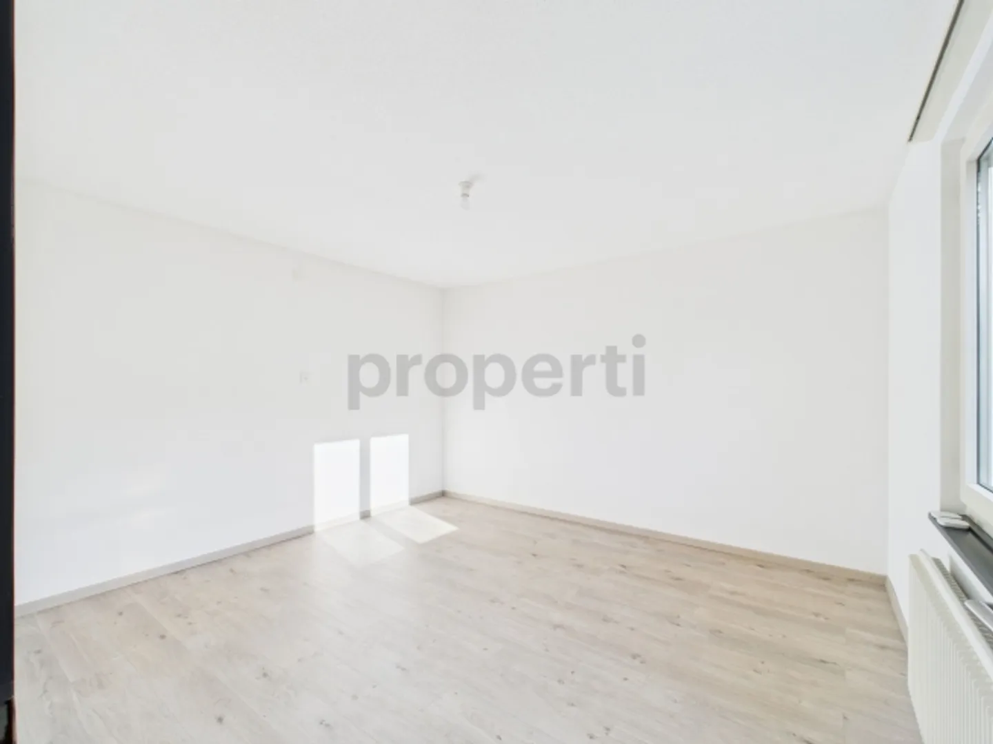 Magnificent 4.5-room apartment with balcony in Moutier, BE - Photo 5 of 11