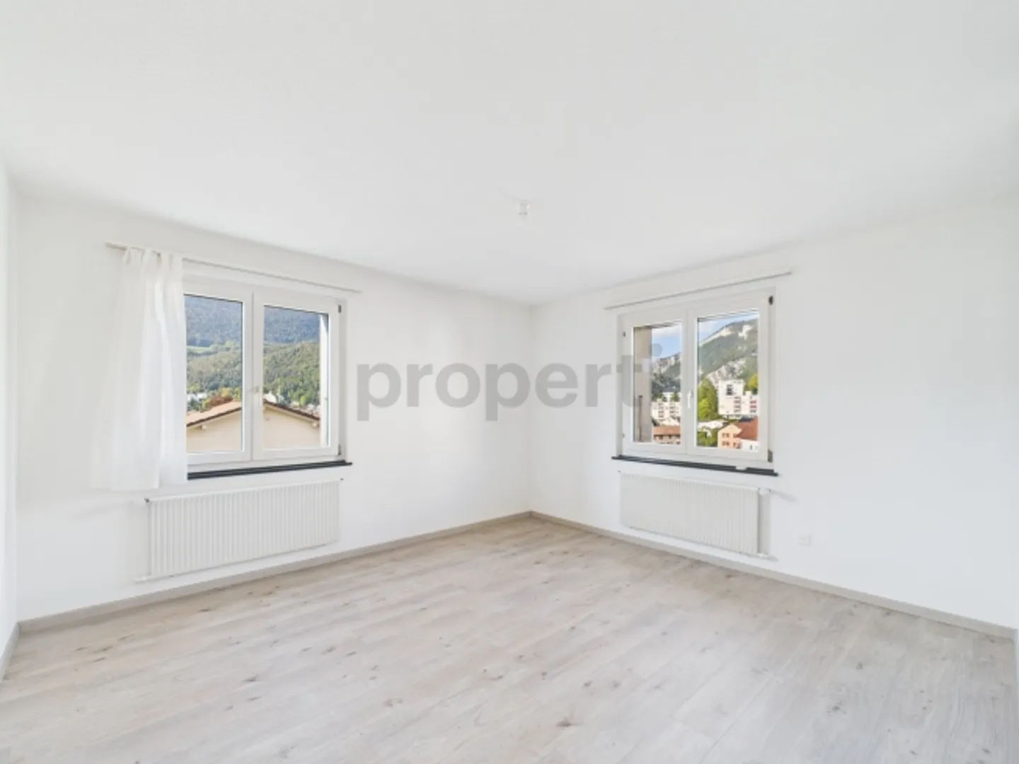 Magnificent 4.5-room apartment with balcony in Moutier, BE - Photo 6 of 11