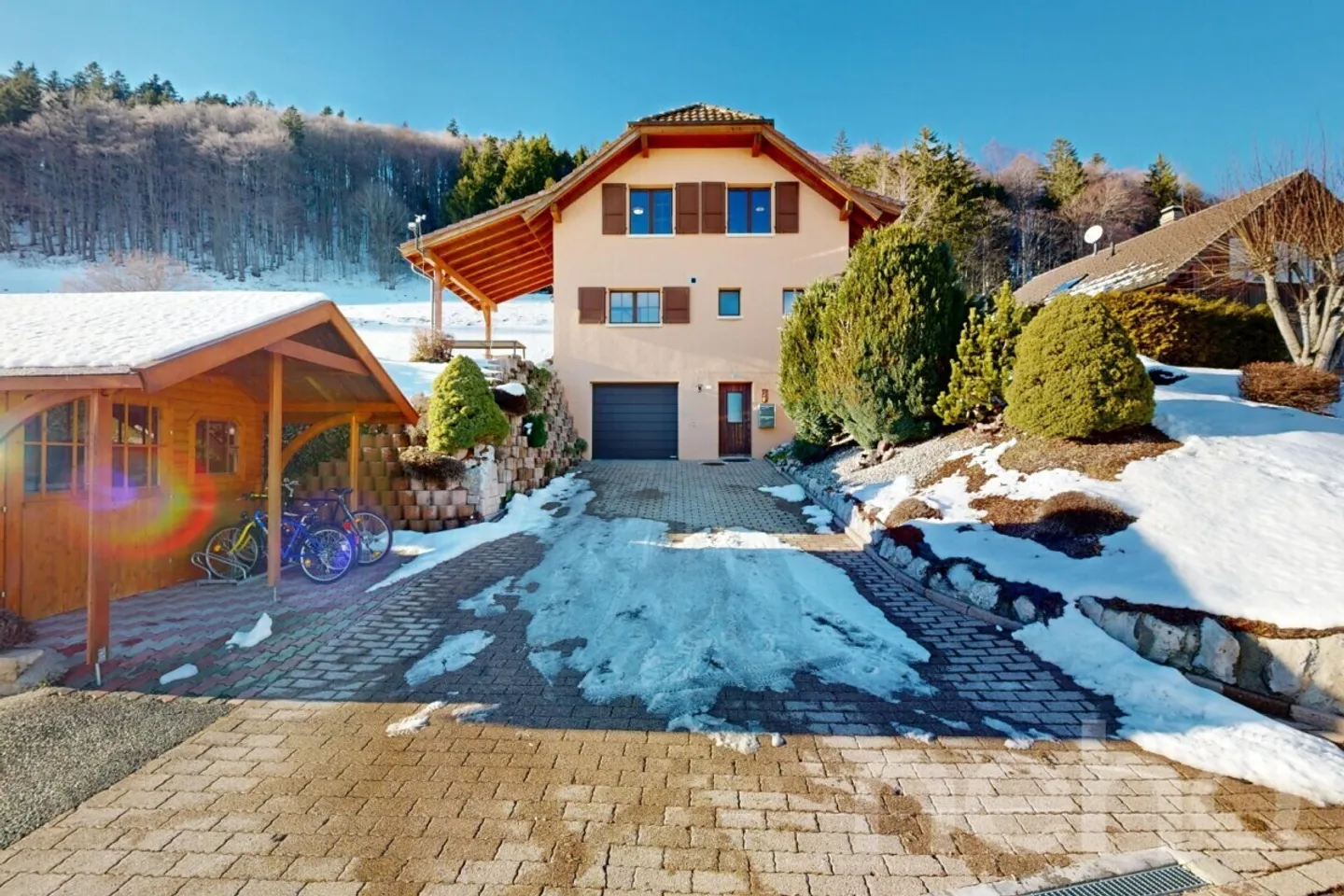 Magnificent independent villa - Photo 1 of 12