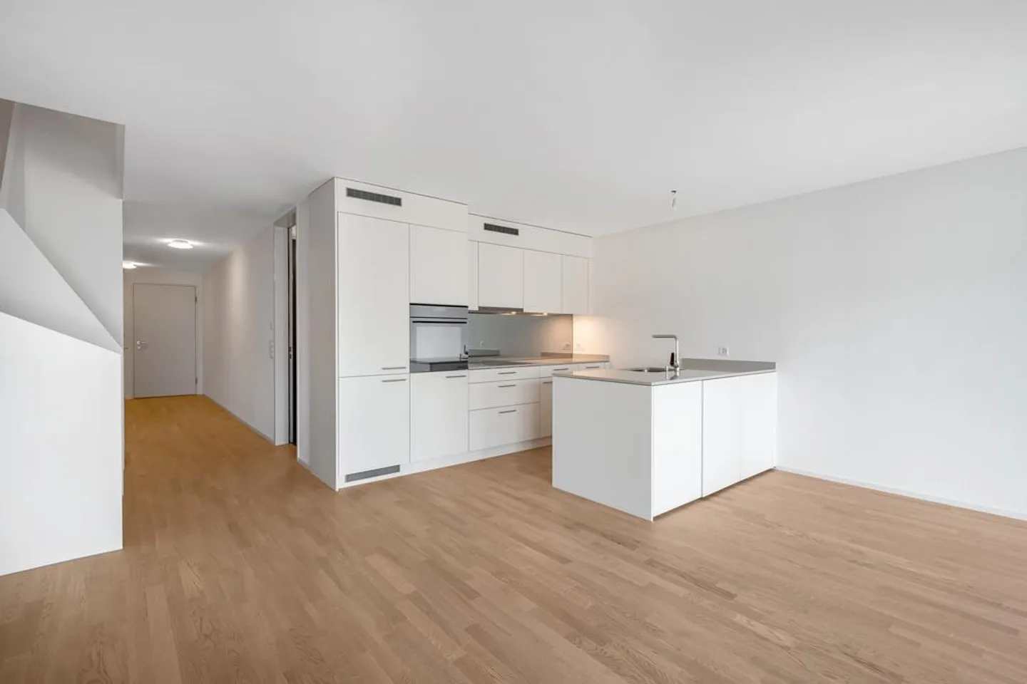 Ampio appartamento duplex con grande terrazza - Foto 2 di 10