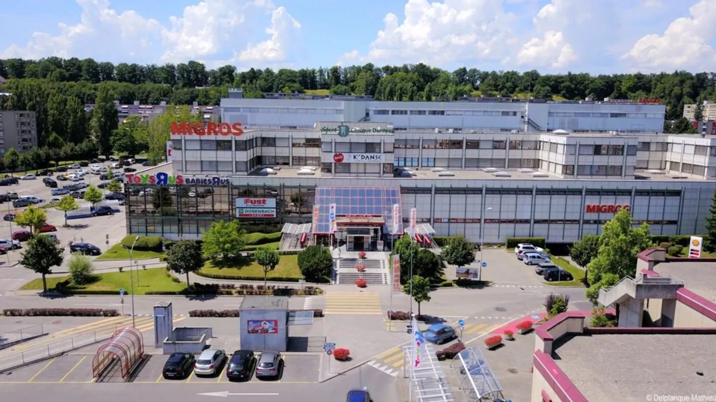 104 m2 Arcade (hair salon) in the Ecublens Shopping Center - Photo 4 of 4